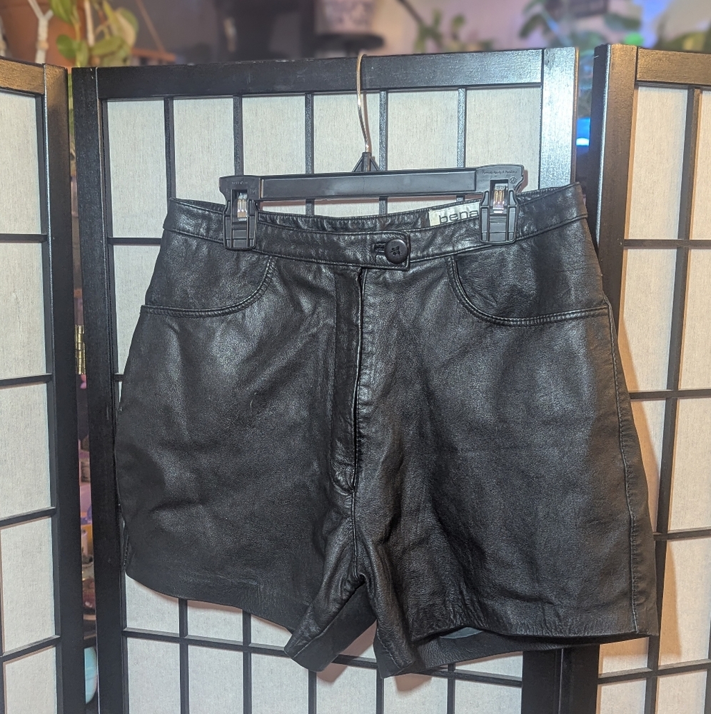 Vintage Benard Couture genuine leather women's high-wasted, shorts, size 6